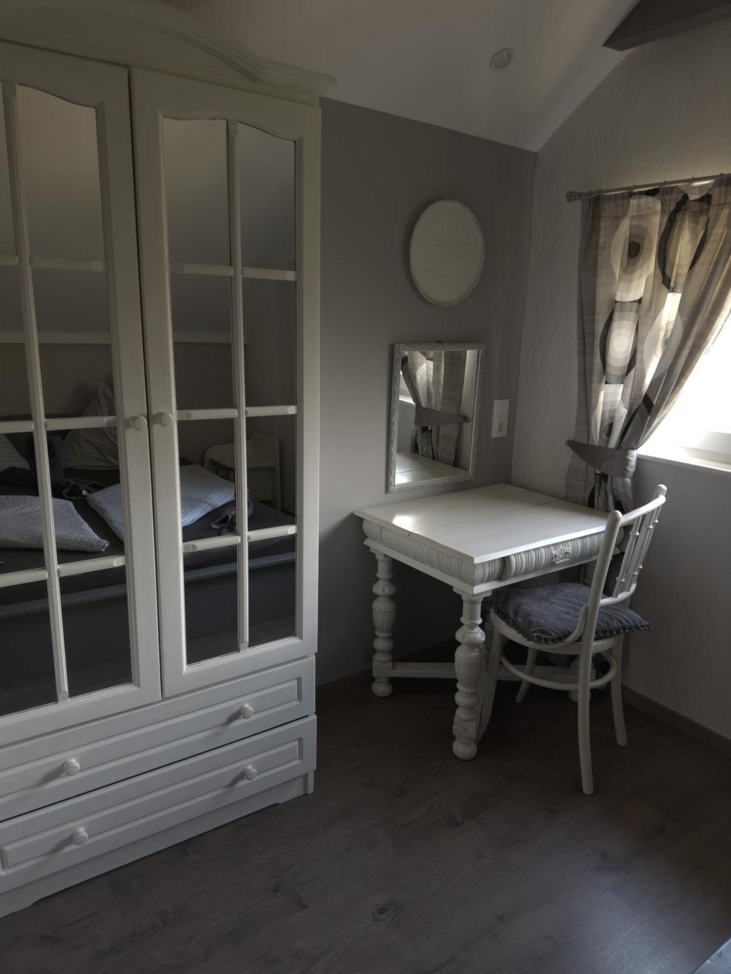 Rozsa Apartman Alsoors Bilik gambar