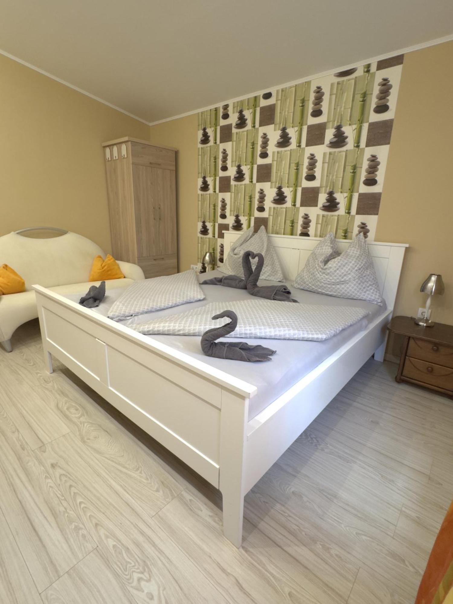 Rozsa Apartman Alsoors Bilik gambar