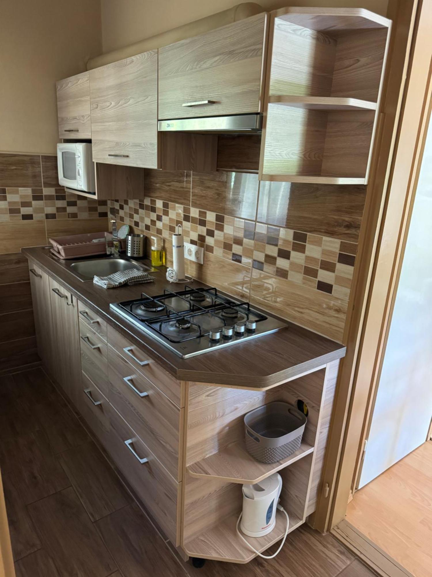 Rozsa Apartman Alsoors Luaran gambar